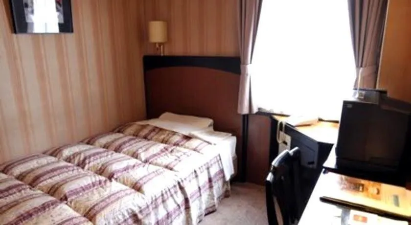 Hotel Half Time - Image 1