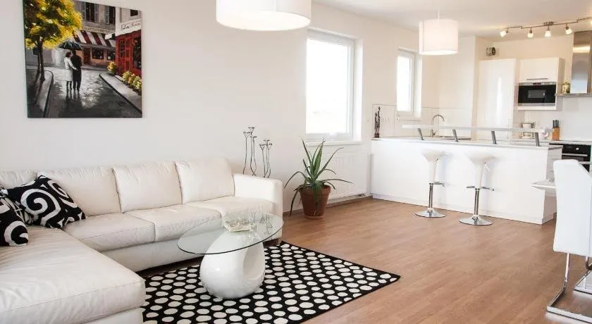 Prostorný 3 pokojový apartmán s dvěma terasami - Image 1