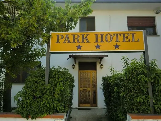 Park Hotel - Image 1
