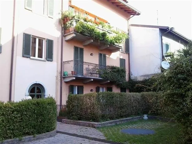 5 Santa Marta - Image 1