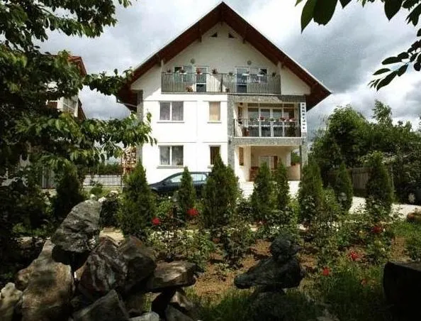 Villa Nina - Image 1