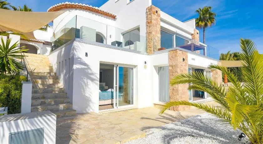 Graham Holiday Rentals - La Palmera - Image 1
