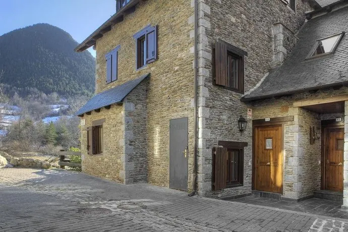 Casa Banhs De Tredos - Image 1