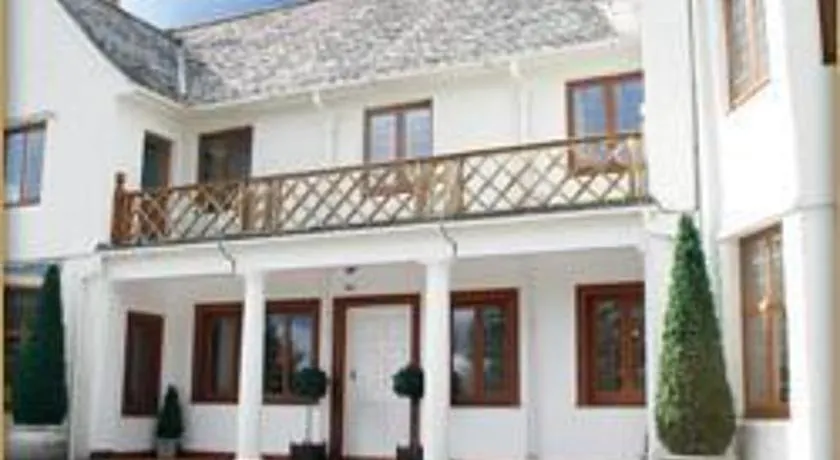 Ard-na-Coille Guest House - Image 1