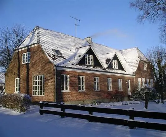 Lindebo Bed & Breakfast - Image 1
