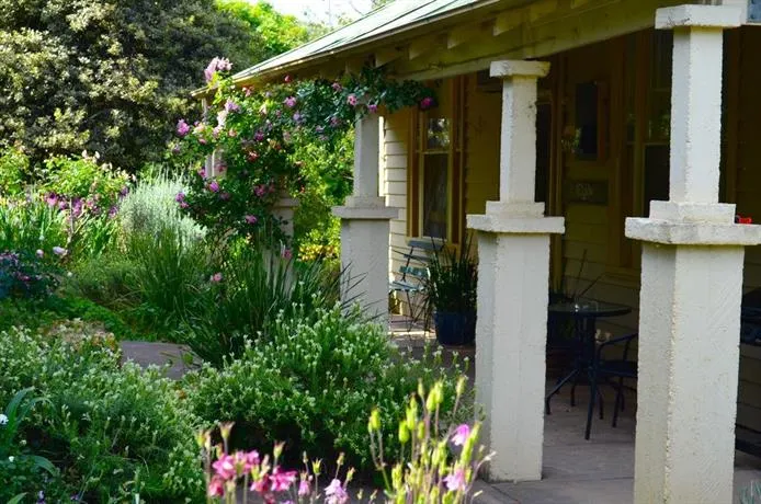 Clyde Cottage - Image 1