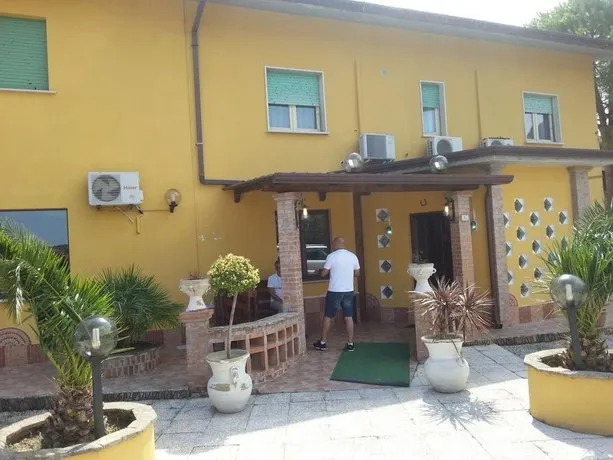A Casa Di Luigi Bed And Breakfast - Image 1