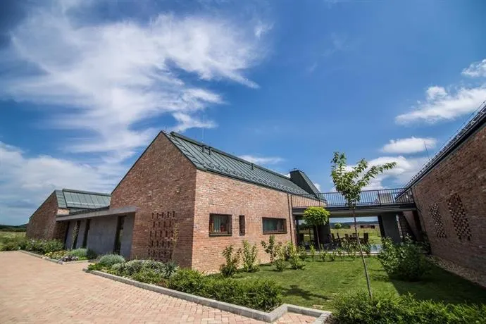 Oregtolgy Guest House - Image 1