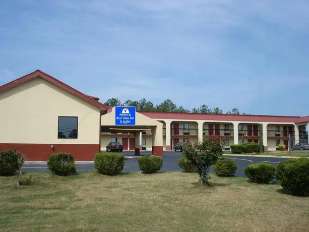 Americas Best Value Inn and Suites Macon - Image 1