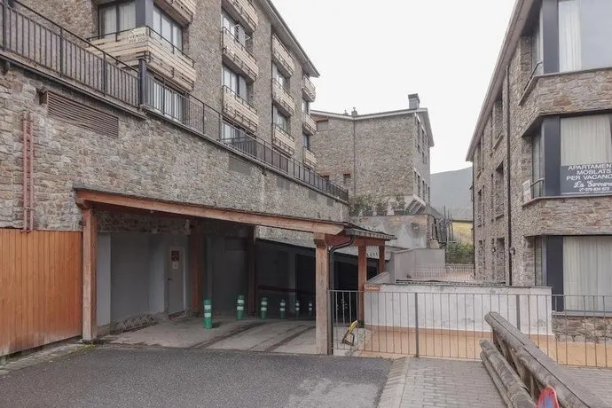Apartaments La Serrera - Image 1