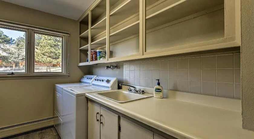 Huge Stanley Heights Home W/mtn View by Lake Estes - Image 1