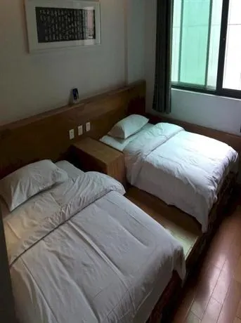 Xi'An Travelling With Hostel An Yuan Men - Image 1