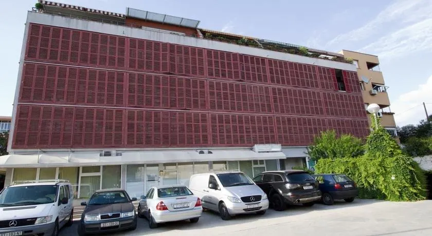 Cicada Hostel - Image 1