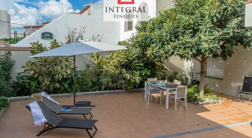 Preciosa Casa en el Centro a 2 Minutos de la Playa - Image 1