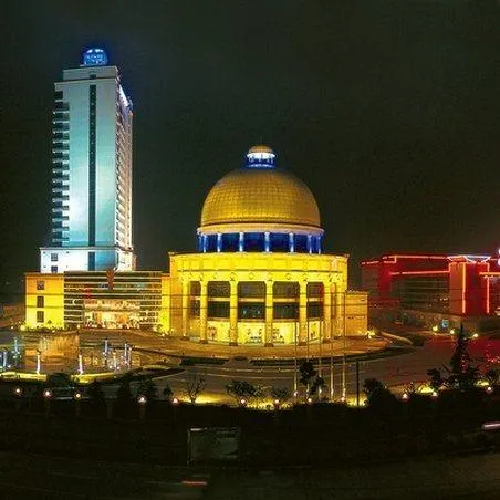 Petrel Hotel - Image 1
