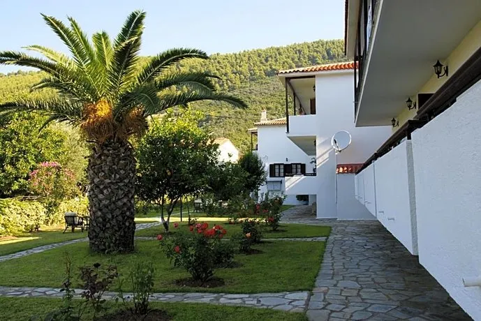 Afrodite Hotel - Image 1