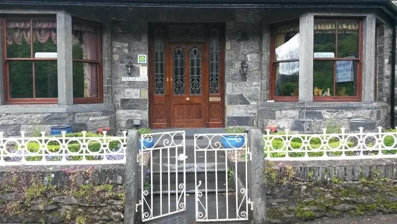 Dolgethin Guest House - Image 1