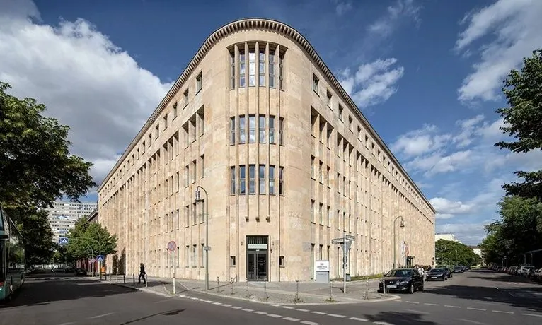 Crowne Plaza Berlin - Potsdamer Platz - Image 1
