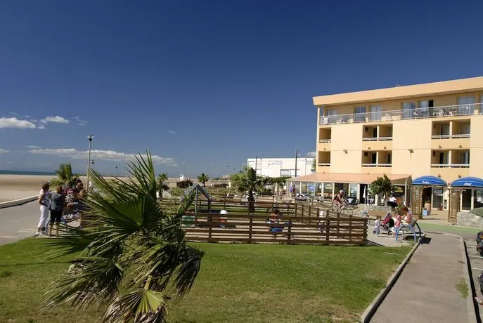 Adonis Residence Saint Pierre la Mer - Image 1