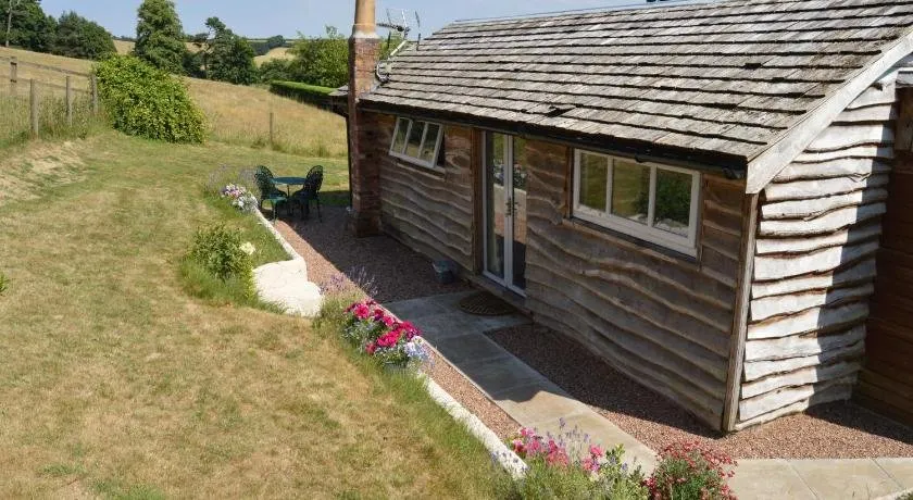 Burton Hall Self Catering - Image 1