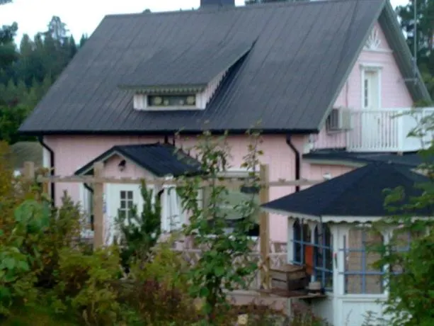 Box Bed and Breakfast - Image 1