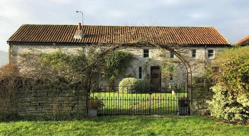 Charming stone barn conversion in Somerset - Image 1
