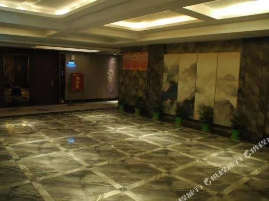 Jinbi Huafu Hotel - Image 1
