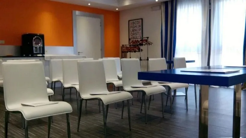 GP Hotel (ex Holiday Inn Express Rome East) - Image 1