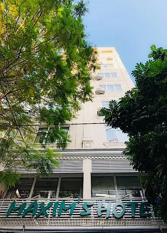 Maxims Hotel - Image 1