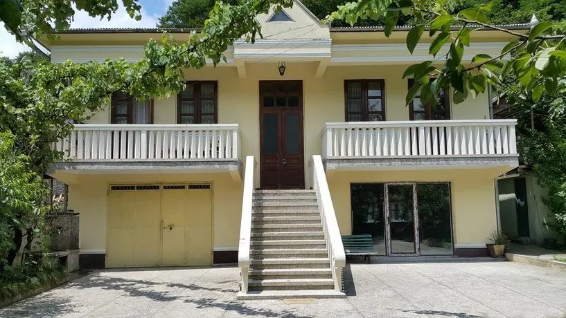 Tako & Irakli Guesthouse - Image 1