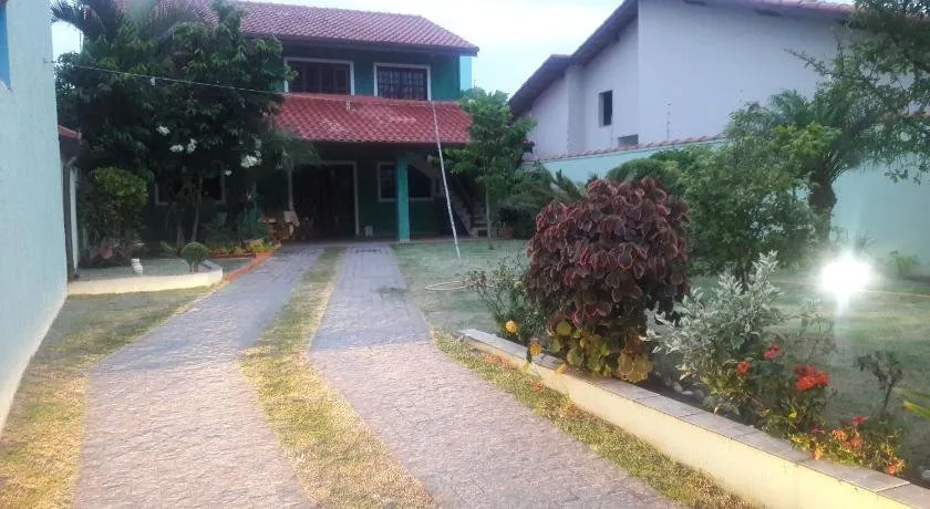 Casa com Quintal Amplo - Image 1