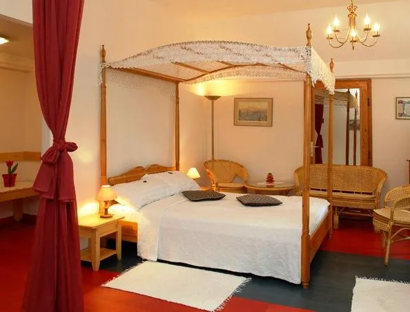 Hotel Rosinante Country Inn - Image 1