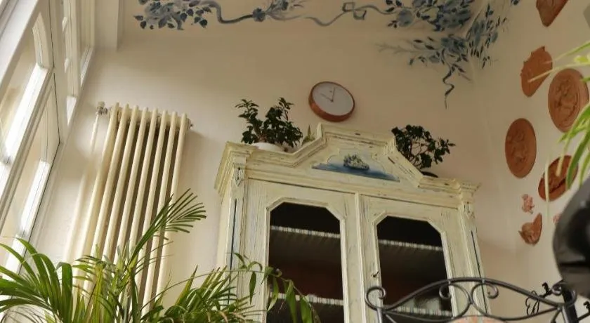 Golden Memories Holiday Home - Image 1