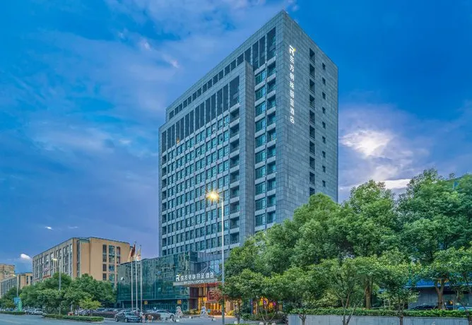 Dongfang Mingzhu Hotel - Image 1
