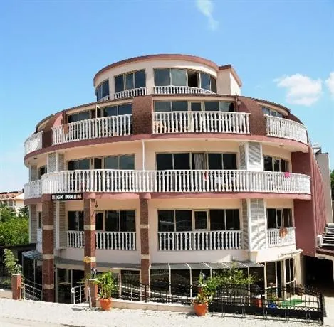 Mira Magic Dream Park Resort - Image 1