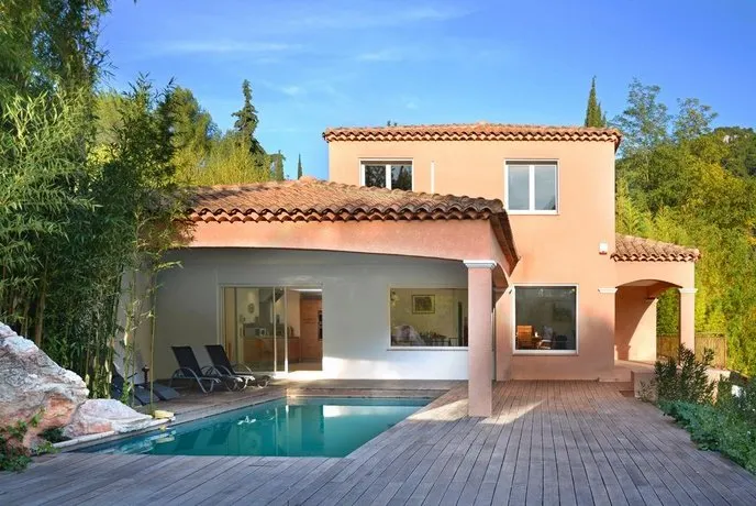 Auberge Familiale Les Vignes - Image 1
