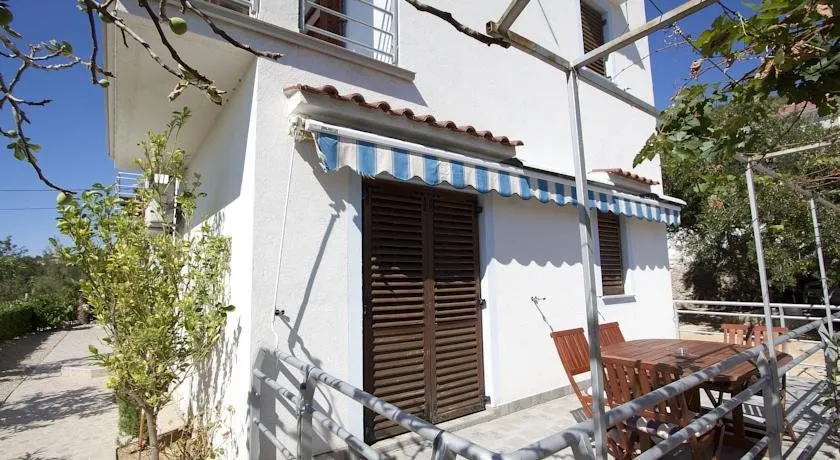 Apartments Nikolina - Image 1