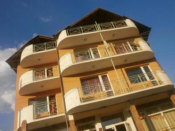 Pandea Guest House - Image 1