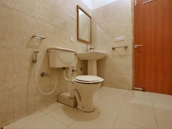 Hotel Garden Court - Image 1