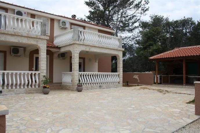 Apartments Tina Povljana - Image 1