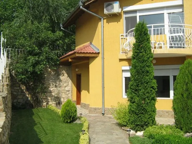 Iskar Villas - Image 1