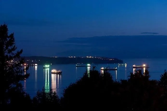 Sea View Garden Luxury Guest House - Image 1
