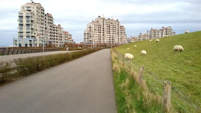 Port Scaldis Apartment - Image 1