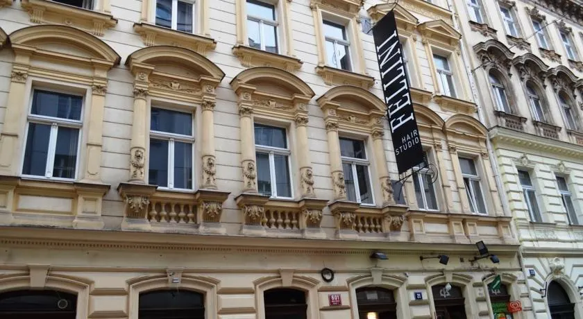 Prague Apart Hotel - Image 1
