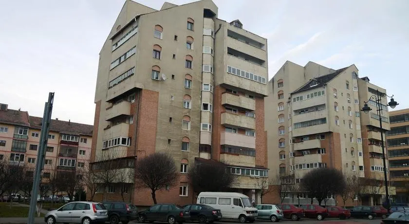 Grand Central Apartments - Image 1