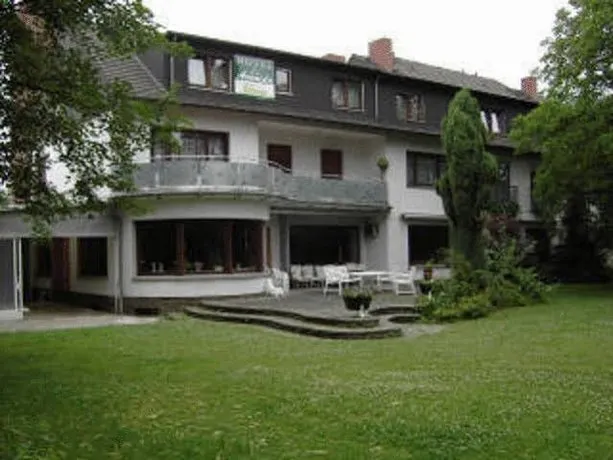 Hotel Avenida by zwei&vierzig - Image 1