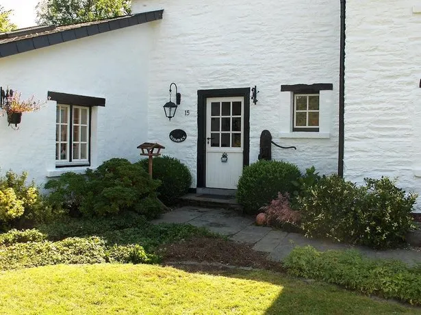 Shamrock Guesthouse - Image 1