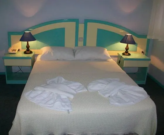 Sevi Hotel - Image 1