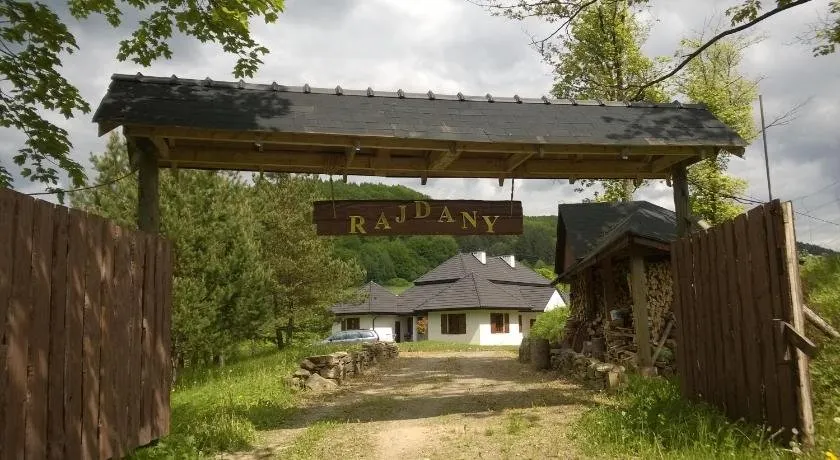 Ropki Dwór Rajdany - Image 1