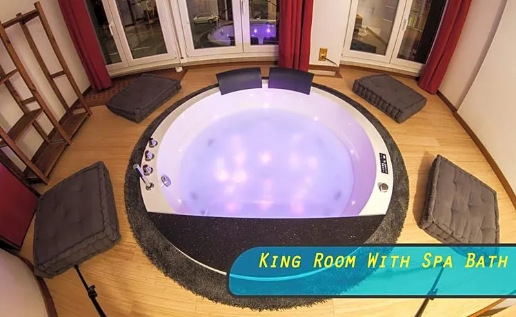 4roomz - Image 1
